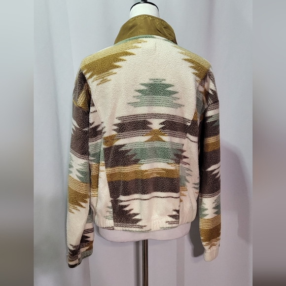 Weekends Everyday Women's Sage Brown Aztec Pattern Button Down Shacket Size Med - Picture 9 of 10